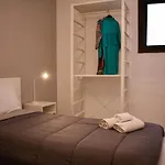 Apartment Sikelia House *