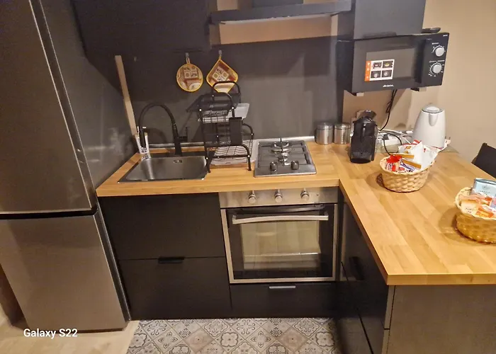 Sikelia House アパート チェファル