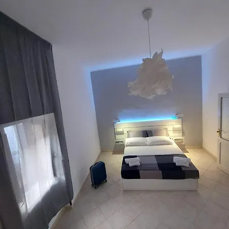 Apartment Sikelia House *