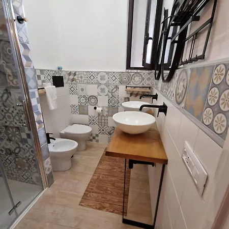 Sikelia House * チェファル